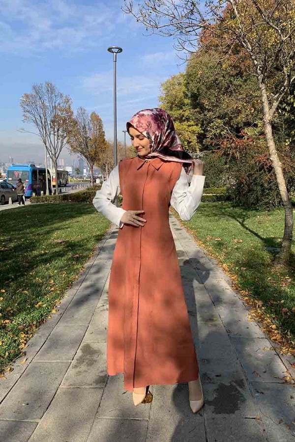 Moda Çizgi Yakalı Yelek