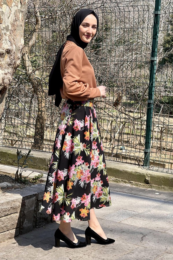 Moda Çizgi Etek